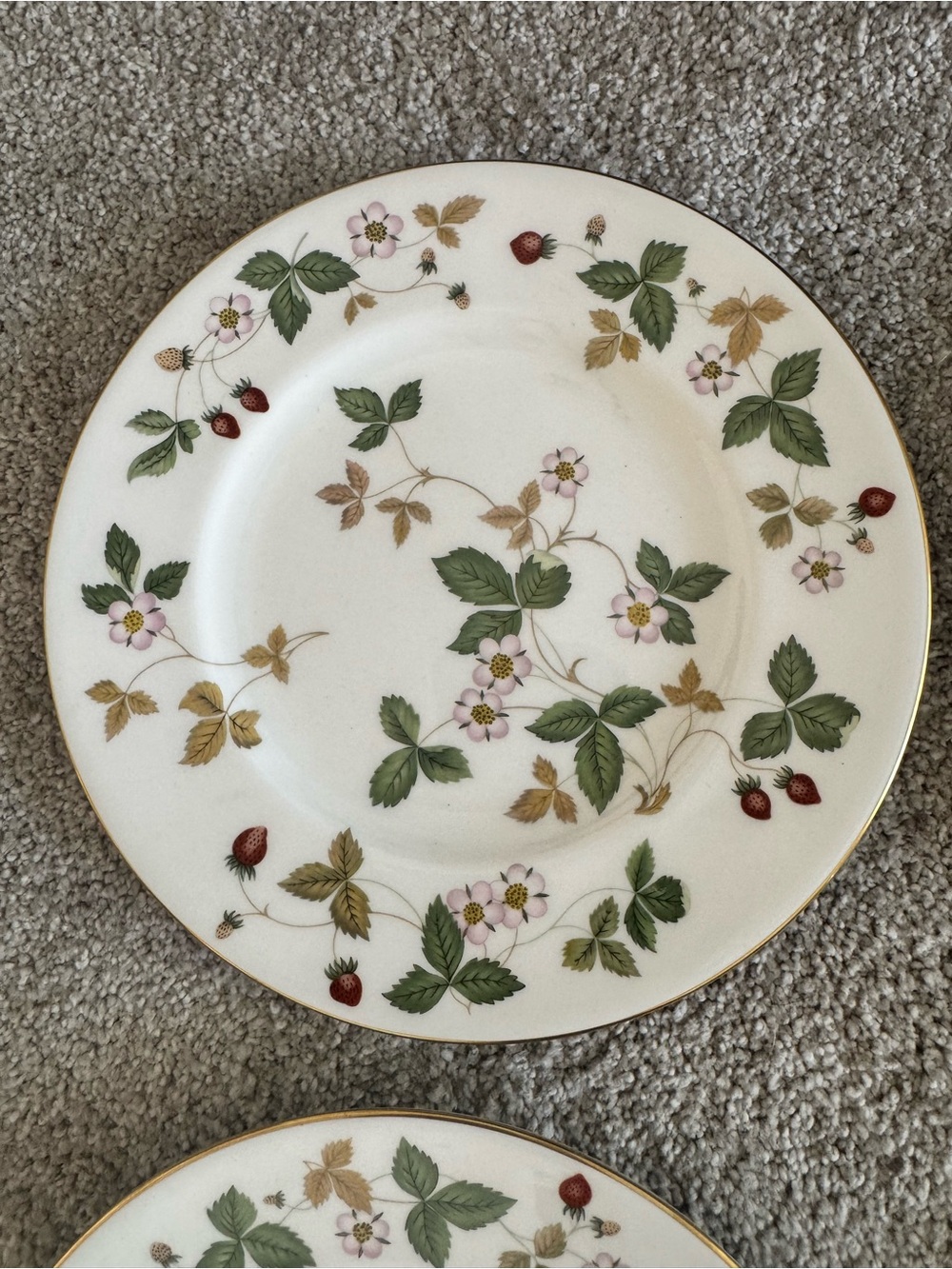 4 Wedgewood Wild Strawberry Bone China Salad Plates 8” 1960s Vintage